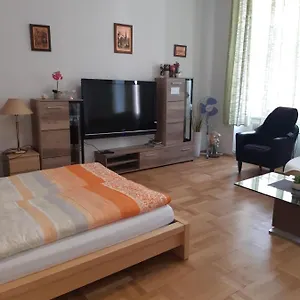 https://ferienwohnung-schloessel-1080-2.vienna-besthotels.com